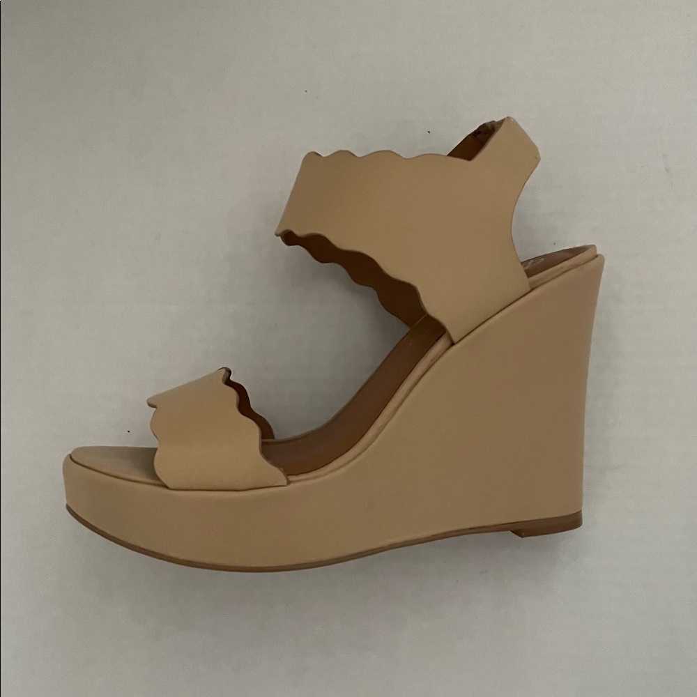 New Rowen Platform Wedge Beige Sandals size 9